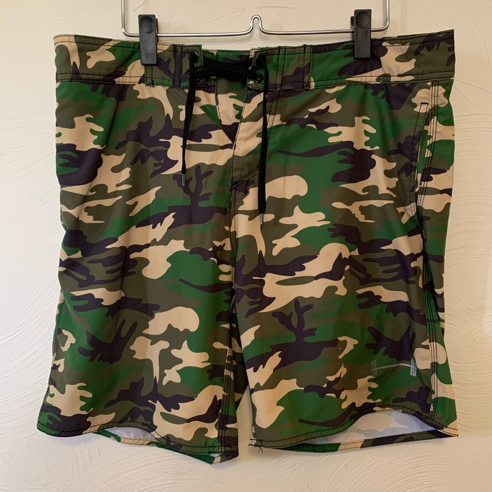 Barbell Apparel camo boardshorts